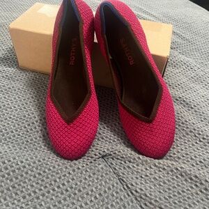 Rothys Magenta Flats 9 1/2 Round toe